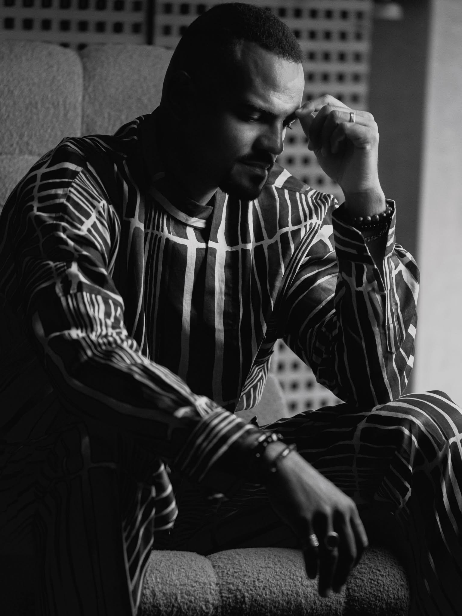 "Intelligence Humaine" de Mohombi : l’Odyssée poétique d'un bourlingueur des sons